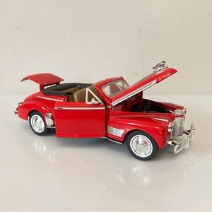 National Motor Museum 1941 Chevrolet Deluxe convertable RED 1/32 scale.